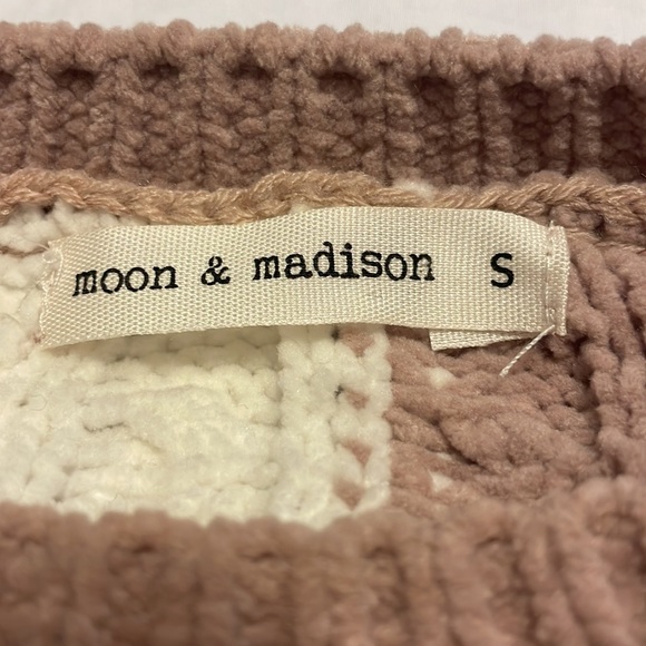 Color Block Sweater - Picture 2 of 2